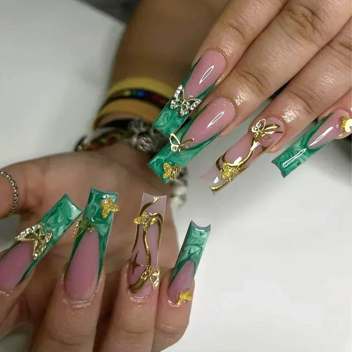 24Pc Long Green False Nails 3D Camellia Butterfly Design Fake Nail Coffin Ballet Press on Nails Artificial Wearable Finished Tip