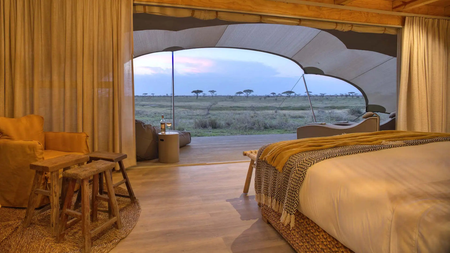 Outdoor Stretch Tents Luxury Glamping Safari Tent Hotel Outdoor Stretch Tents Pyramid Waterproof Light Luxury Tent Family Glamp