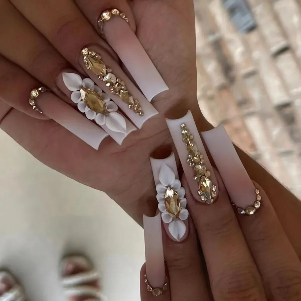 24Pcs Pink French False Nails French with Rhinestone Acrylic Fake Nail Tips Detachable Coffin Press on Nails Full Cover Manicure