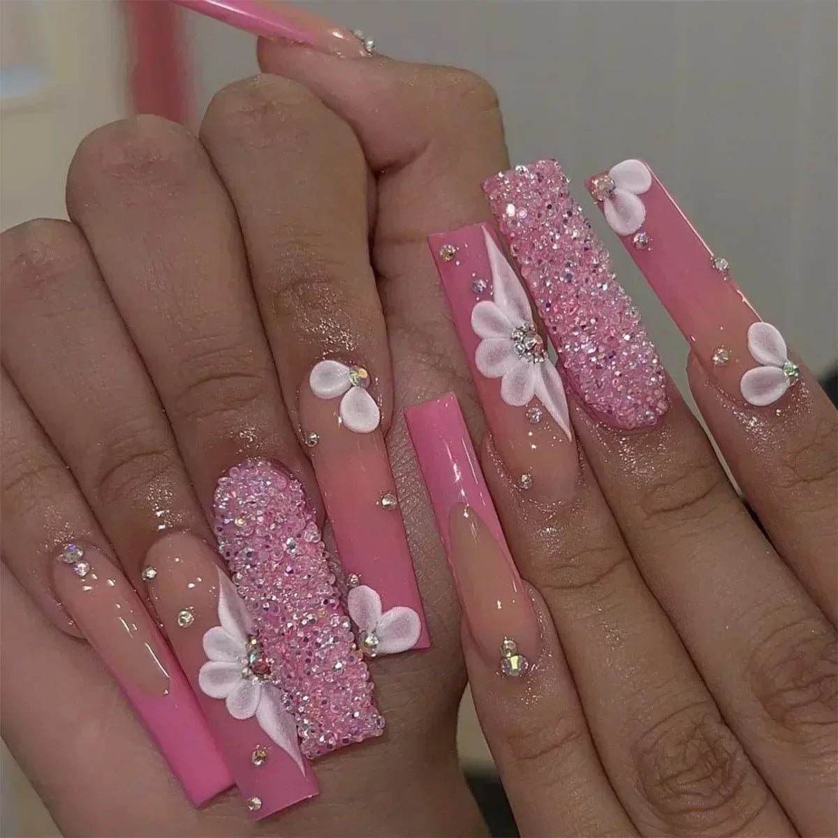 24Pcs Pink French False Nails French with Rhinestone Acrylic Fake Nail Tips Detachable Coffin Press on Nails Full Cover Manicure